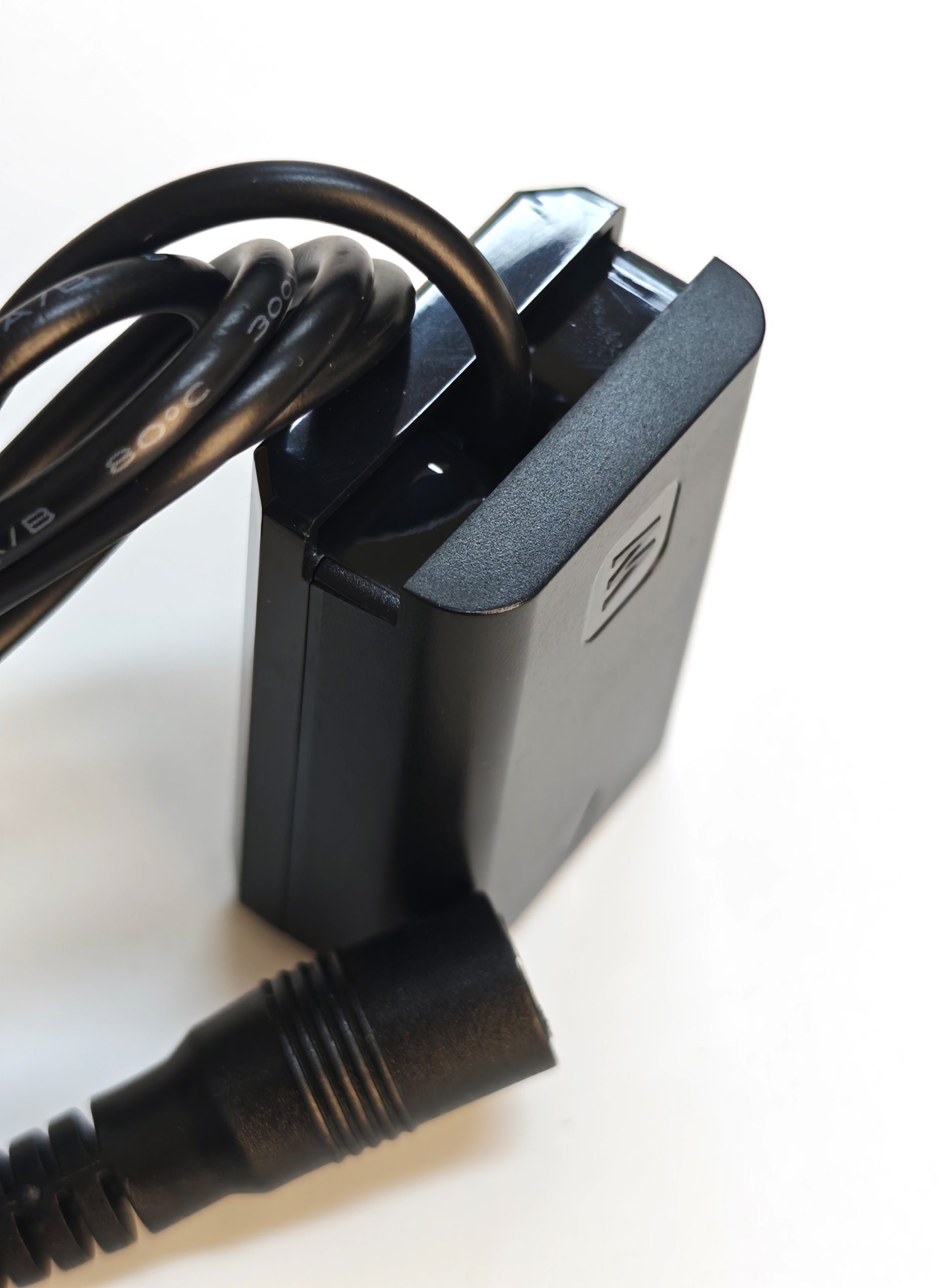 Iluminus IL-AC-FW50 Adaptador de Corriente Para Cámaras Que Usan Batería NP-FW50 - Imagen 5